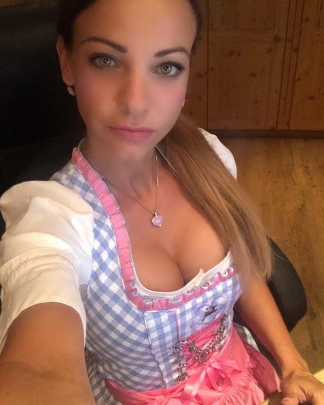 25P Sexy Dirndl Girls 384