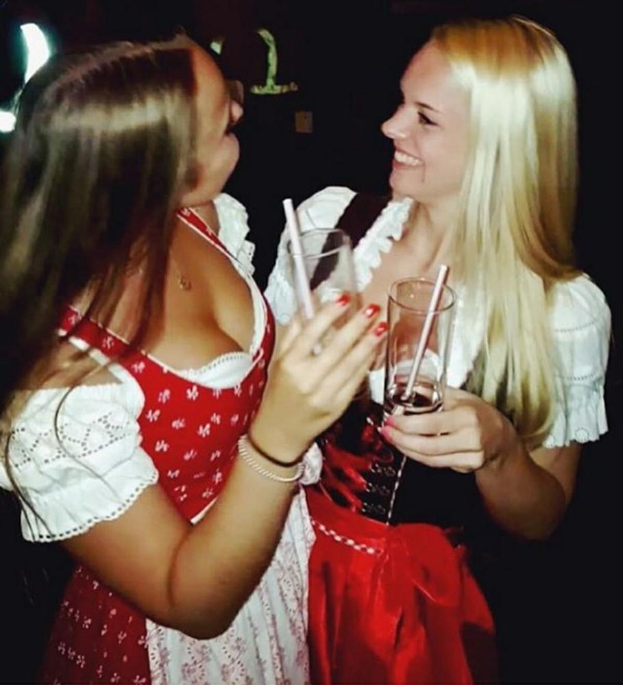 25P Sexy Dirndl Girls 382