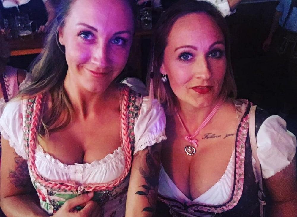 25P Sexy Dirndl Girls 382