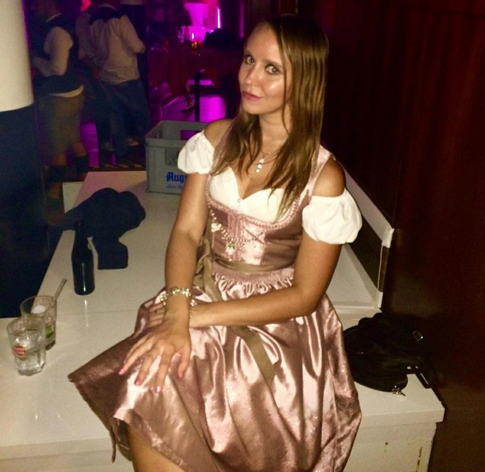 25P Sexy Dirndl Girls 382