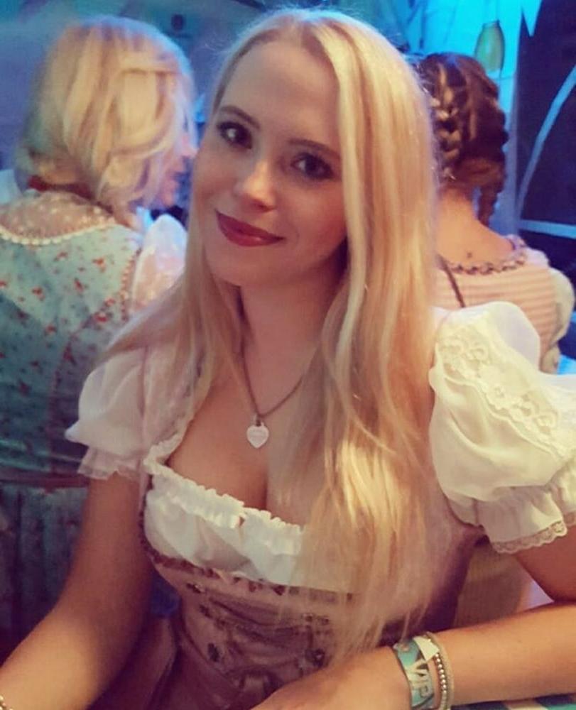 25P Sexy Dirndl Girls 382