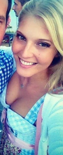 24P Sexy Dirndl Girls 380