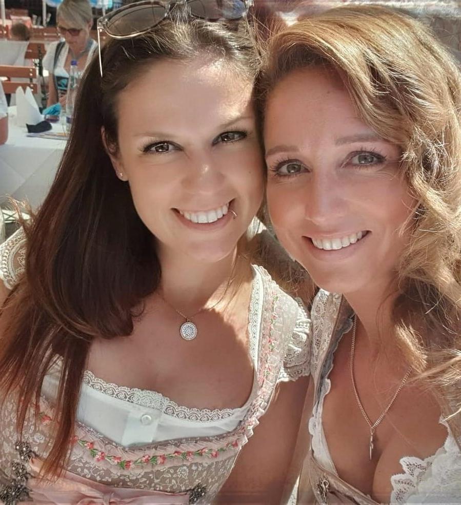 24P Sexy Dirndl Girls 380