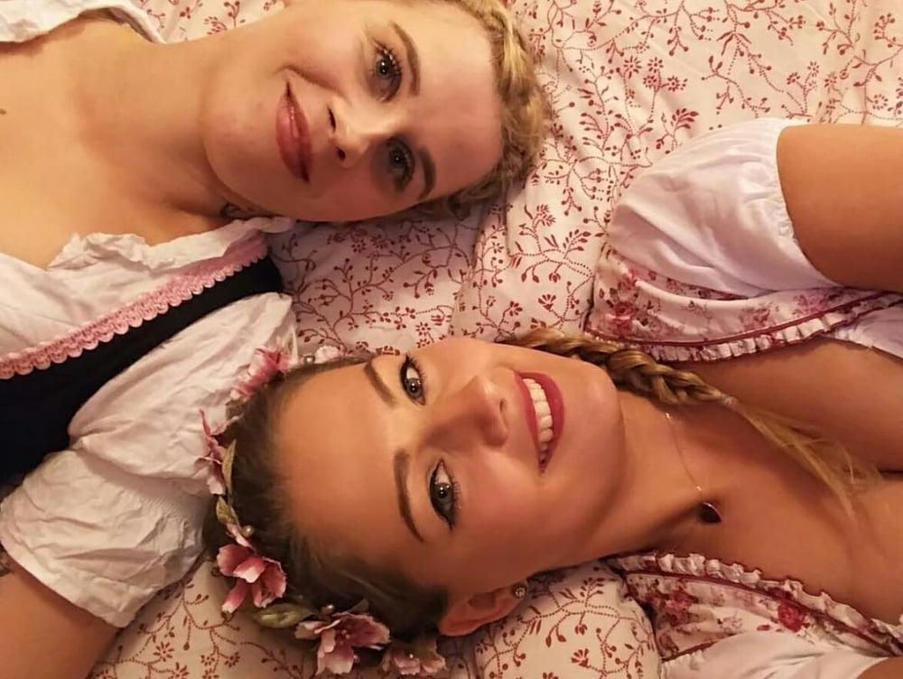 25P Sexy Dirndl Girls 381