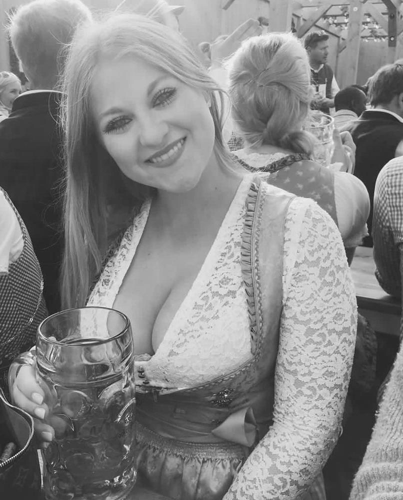 25P Sexy Dirndl Girls 381