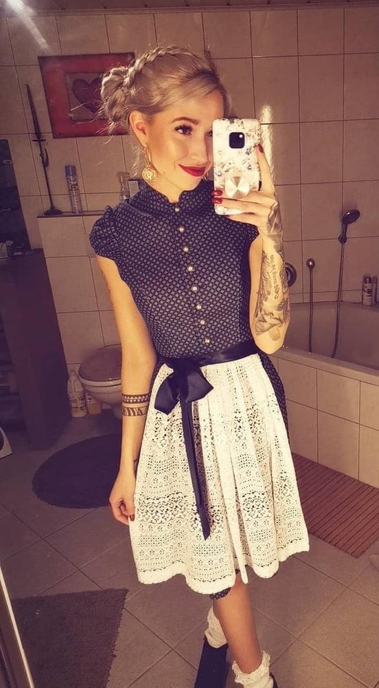 25P Sexy Dirndl Girls 381