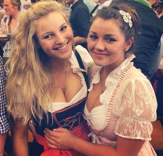 25P Sexy Dirndl Girls 381