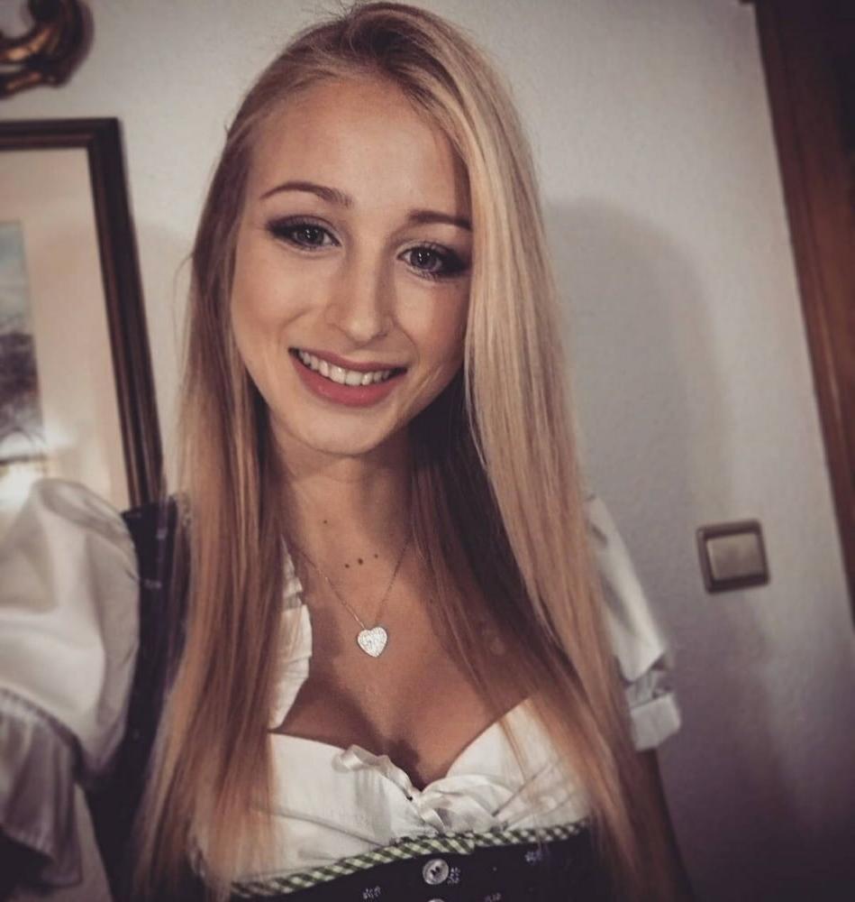 25P Sexy Dirndl Girls 381