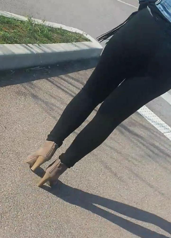 25P hot girl with high heels and high heels sexy ass and face