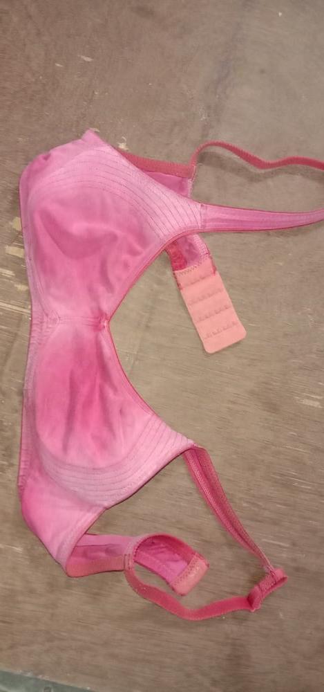 7P Bra boobs