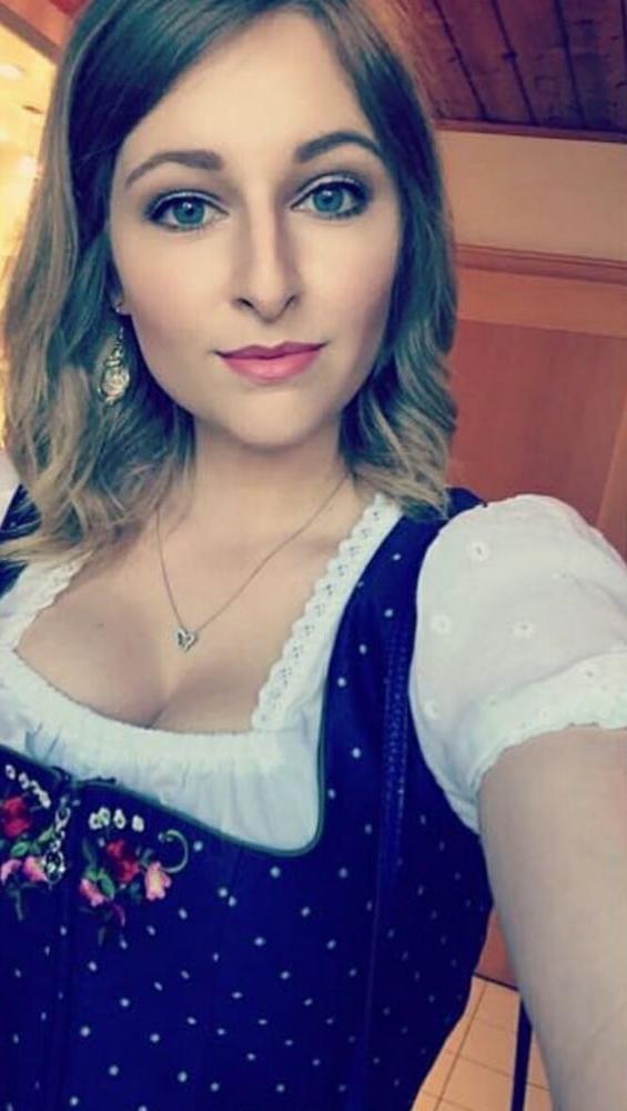 25P Sexy Dirndl Girls 378