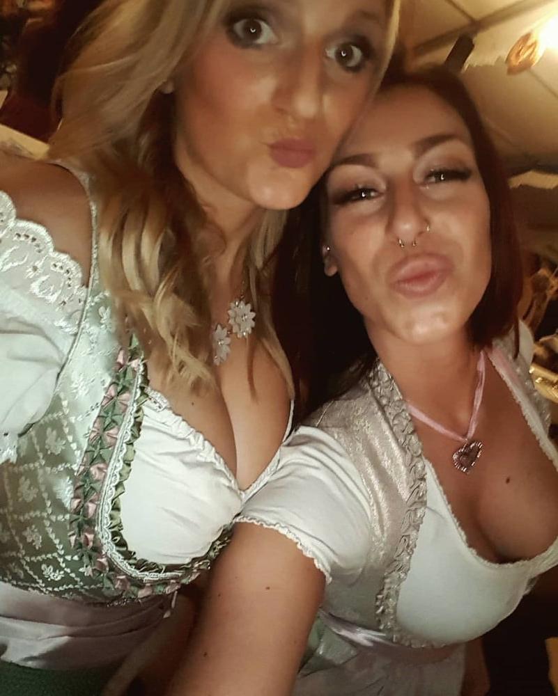 25P Sexy Dirndl Girls 378