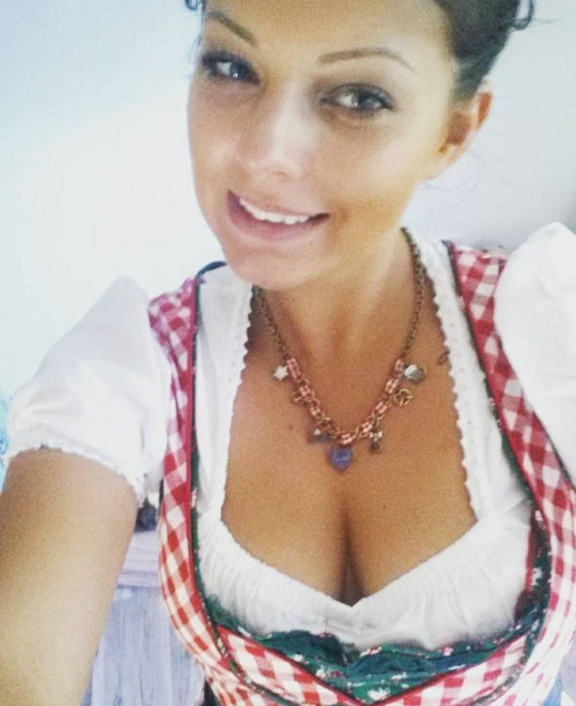 25P Sexy Dirndl Girls 378