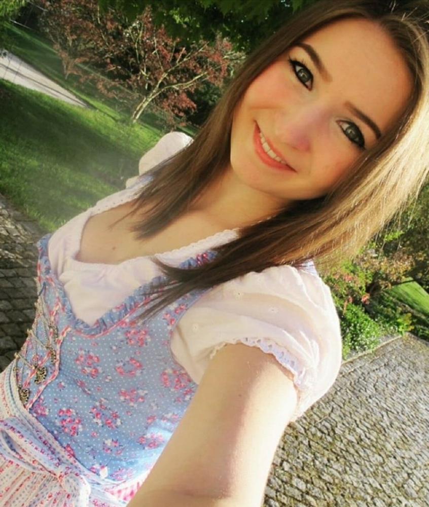 25P Sexy Dirndl Girls 378