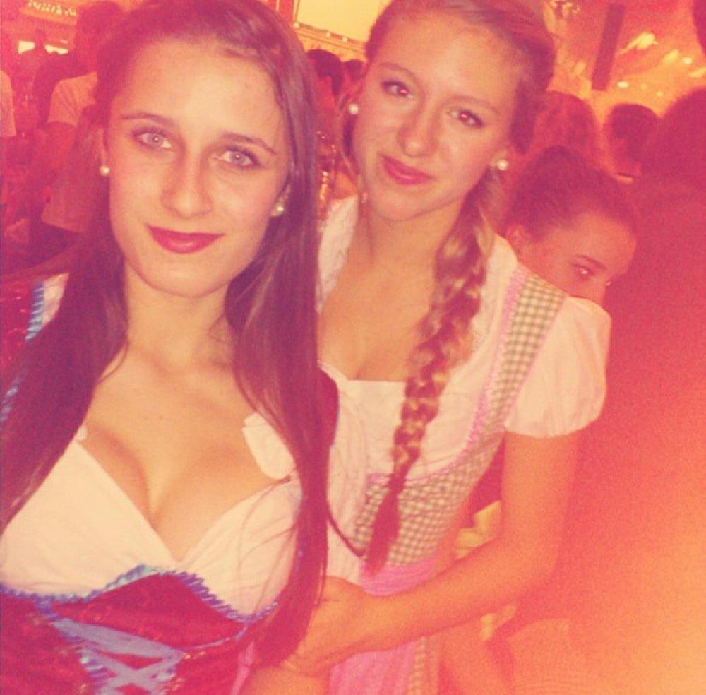 25P Sexy Dirndl Girls 378