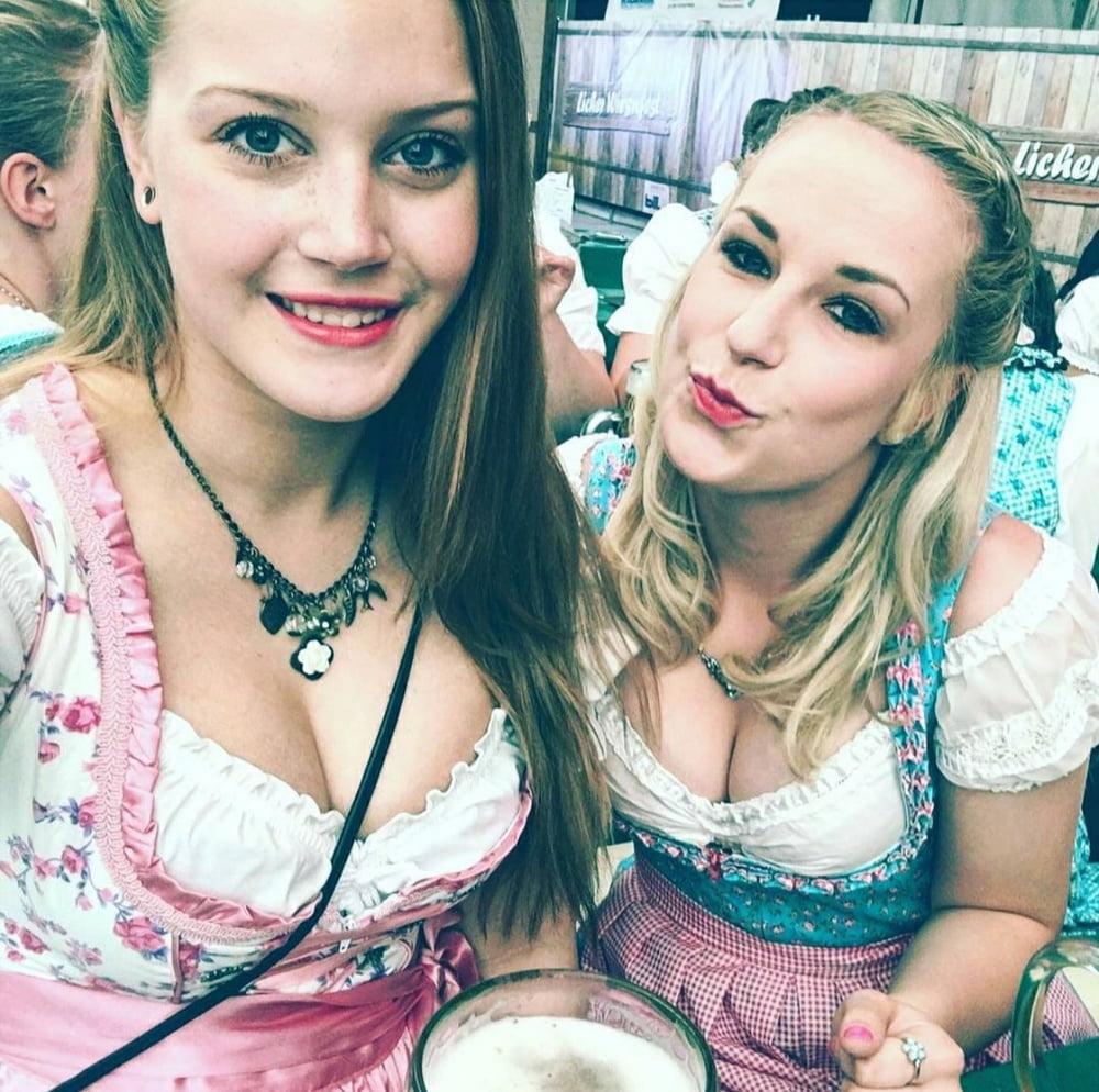 25P Sexy Dirndl Girls 378