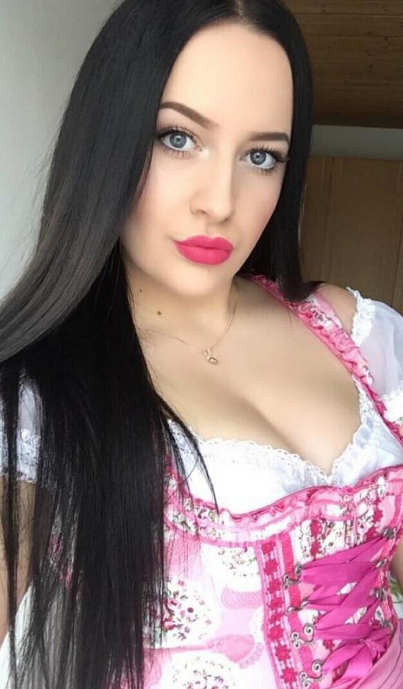 25P Sexy Dirndl Girls 378