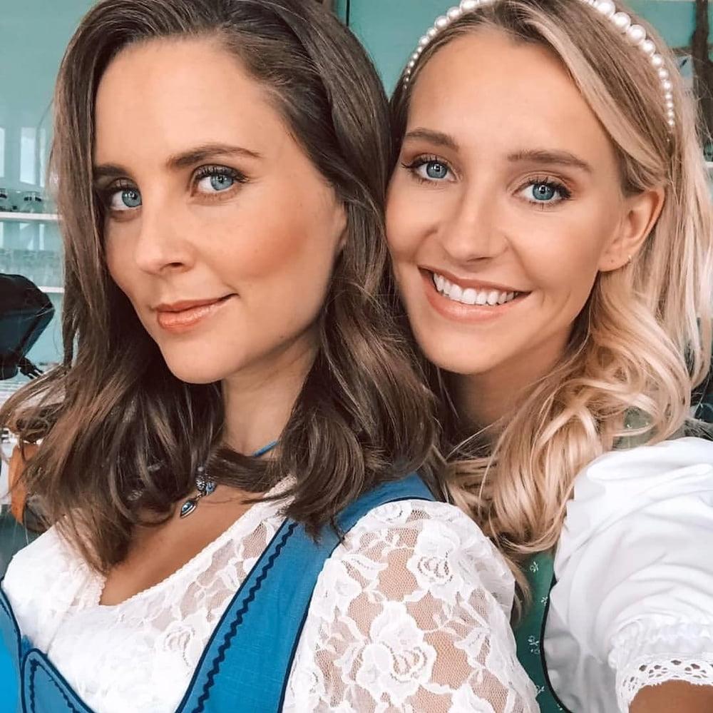 19P Sexy Dirndl Girls 379