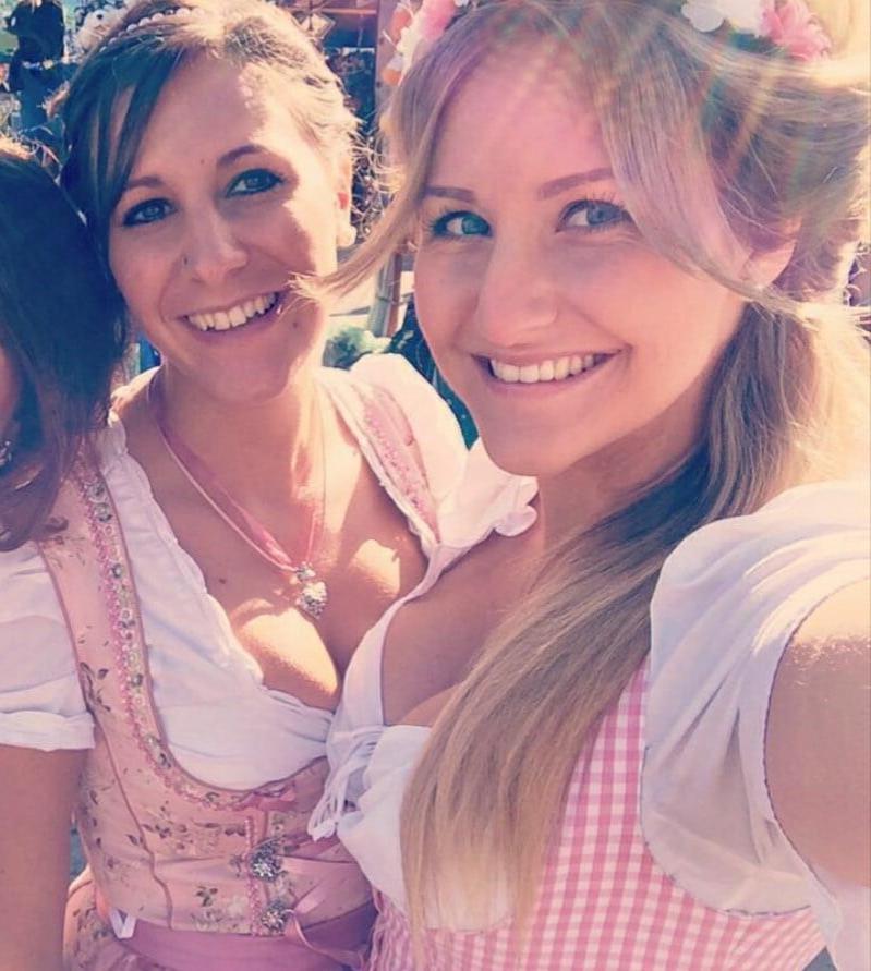 11P Sexy Dirndl Girls 377