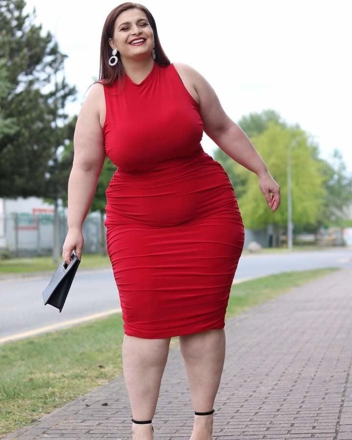 25P Good Lawd She's Thick 01