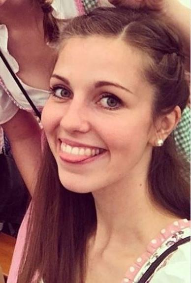 20P Sexy Dirndl Girls 372