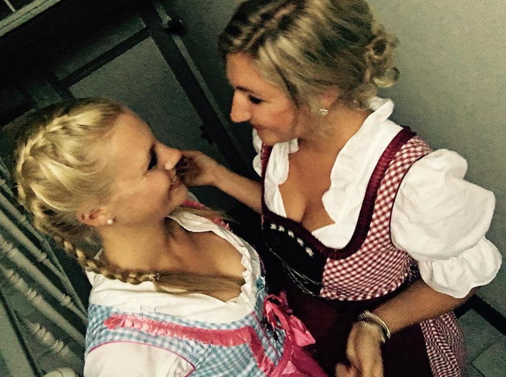 20P Sexy Dirndl Girls 372