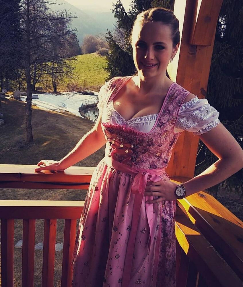 13P Sexy Dirndl Girls 376