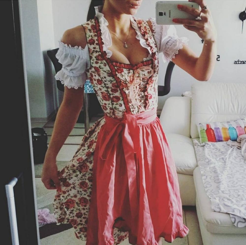 13P Sexy Dirndl Girls 376