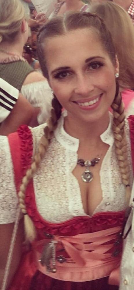 25P Sexy Dirndl Girls 374