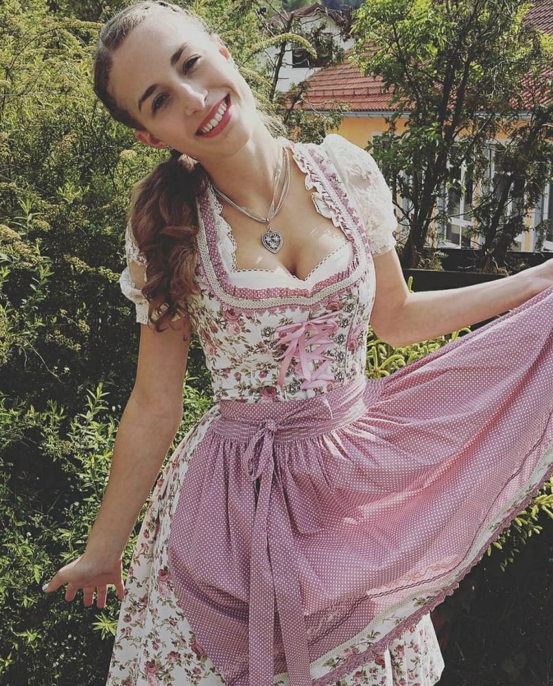 25P Sexy Dirndl Girls 374