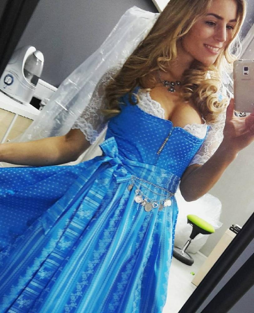 25P Sexy Dirndl Girls 374