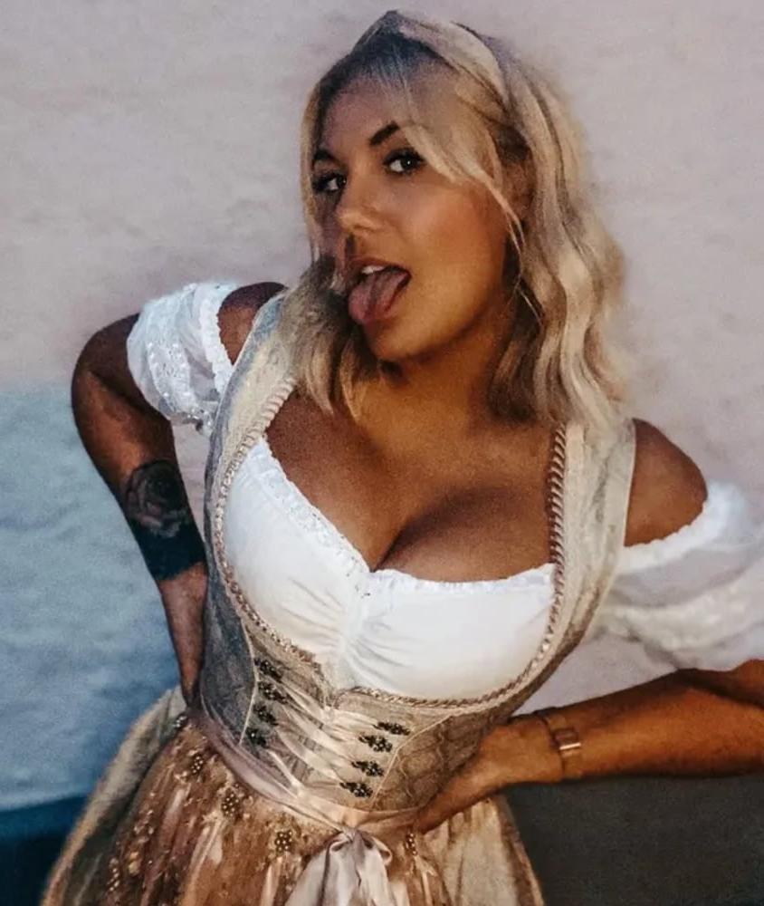 25P Sexy Dirndl Girls 374