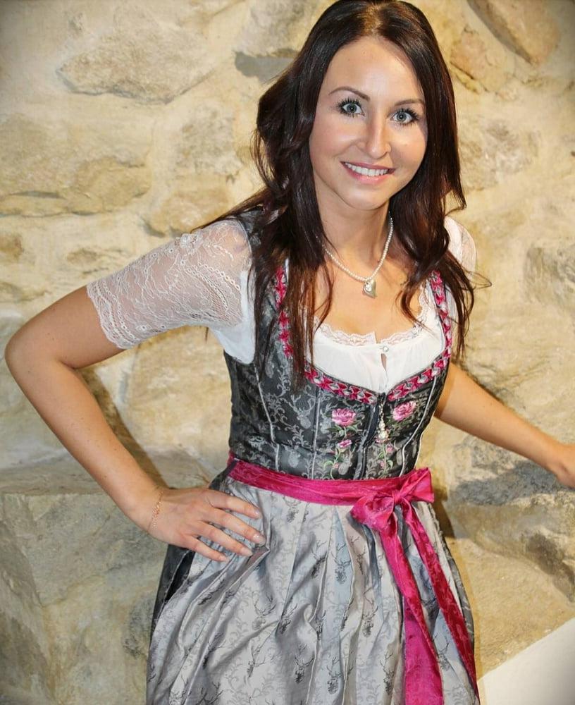 25P Sexy Dirndl Girls 375