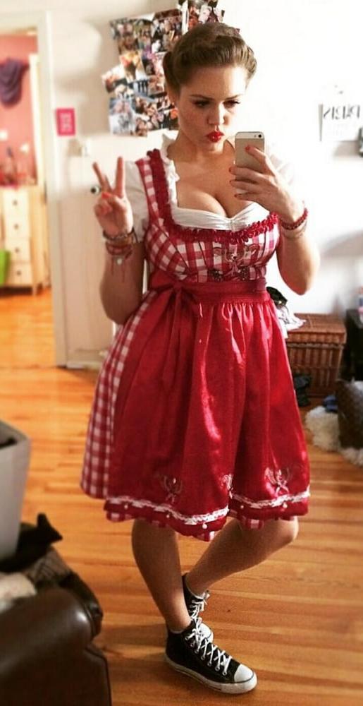 25P Sexy Dirndl Girls 375