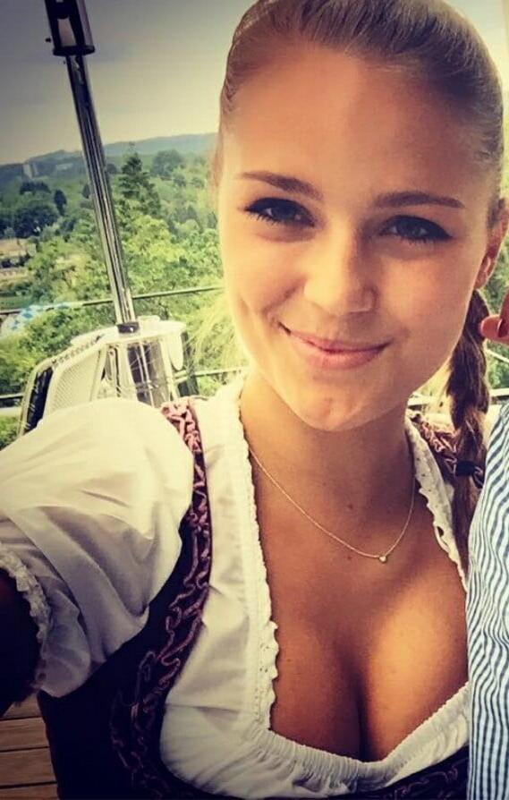 25P Sexy Dirndl Girls 375