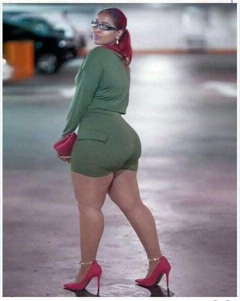 25P Good Lawd She's Thick