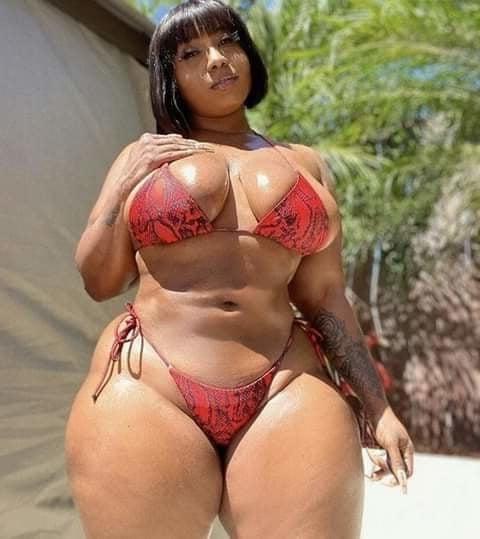 25P Good Lawd She's Thick
