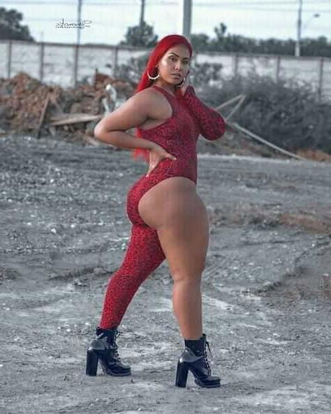 25P Good Lawd She's Thick