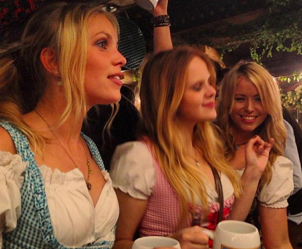 25P Sexy Dirndl Girls 373