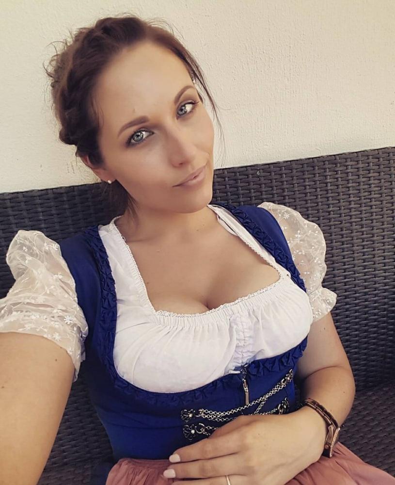 25P Sexy Dirndl Girls 373