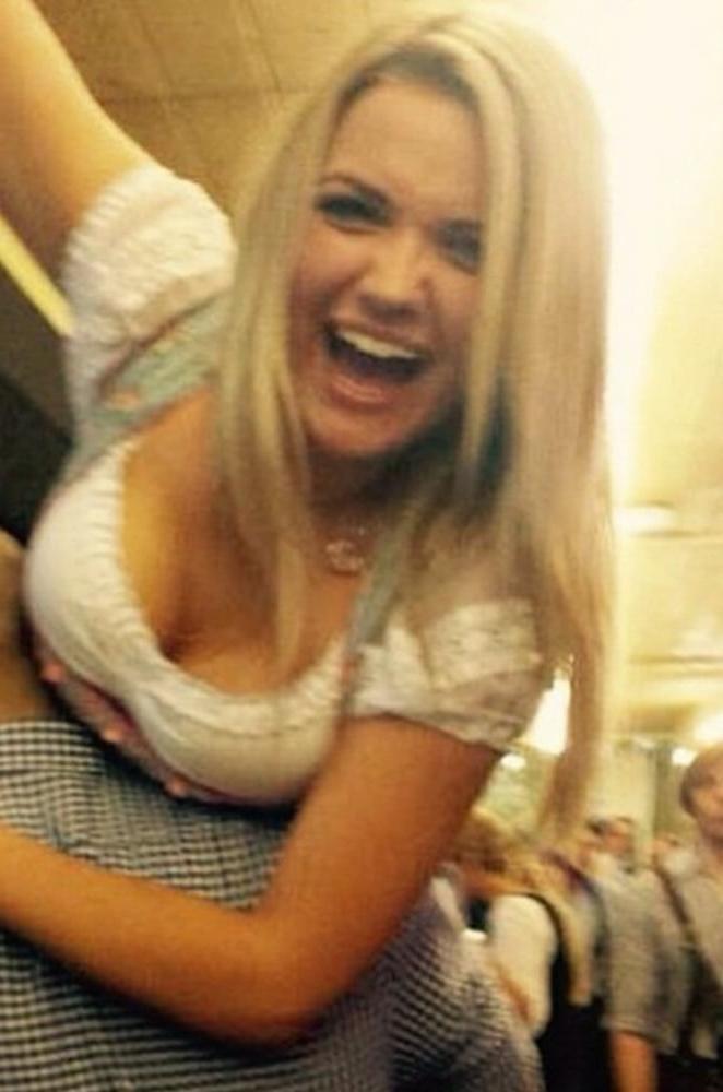 25P Sexy Dirndl Girls 373