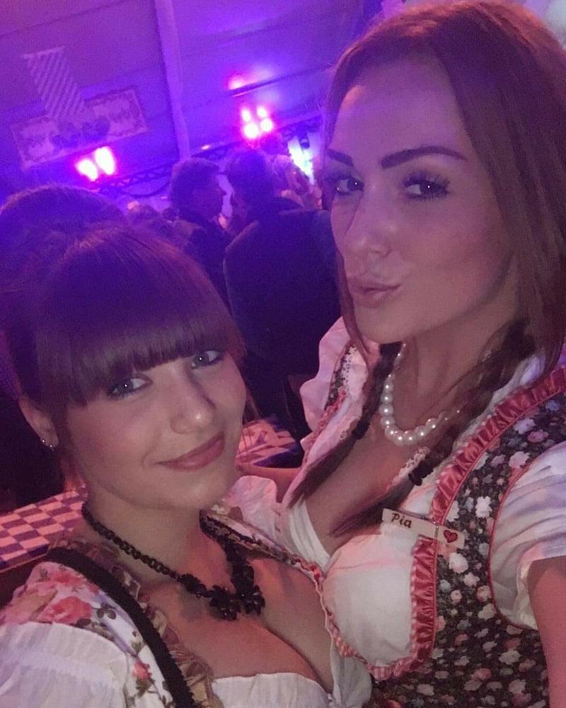 25P Sexy Dirndl Girls 373