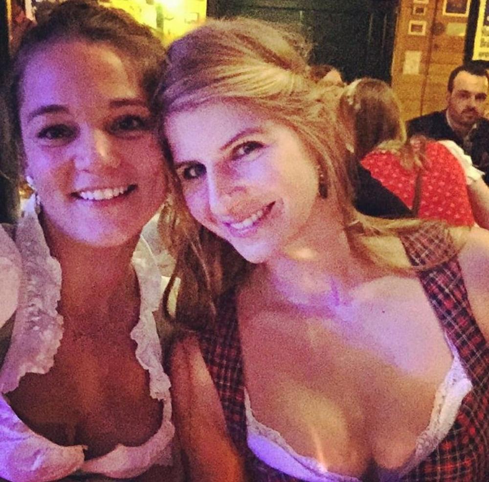 25P Sexy Dirndl Girls 373
