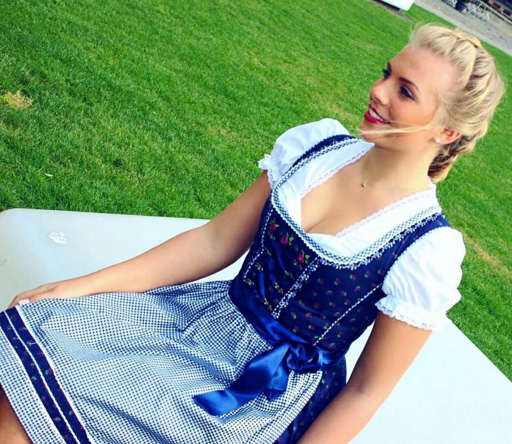 25P Sexy Dirndl Girls 373