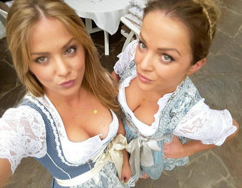 25P Sexy Dirndl Girls 373