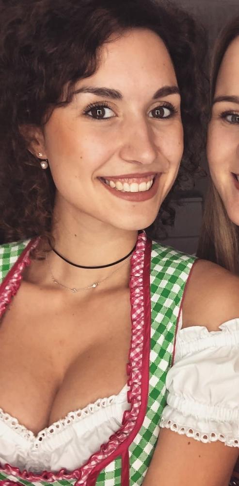 25P Sexy Dirndl Girls 371