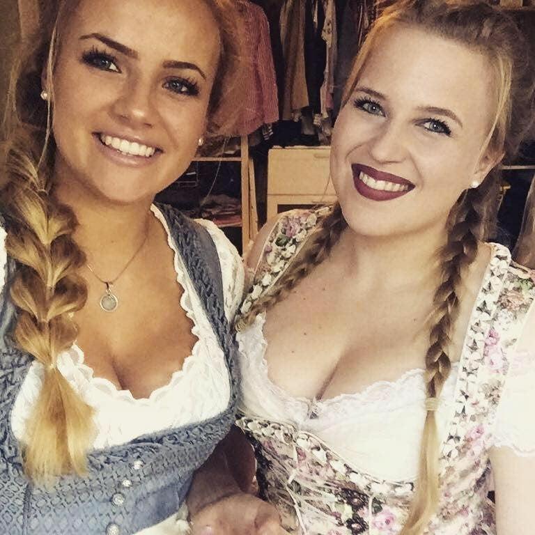 25P Sexy Dirndl Girls 371