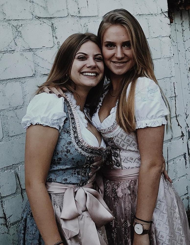 25P Sexy Dirndl Girls 371