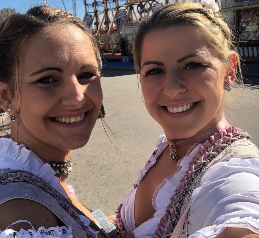 25P Sexy Dirndl Girls 371