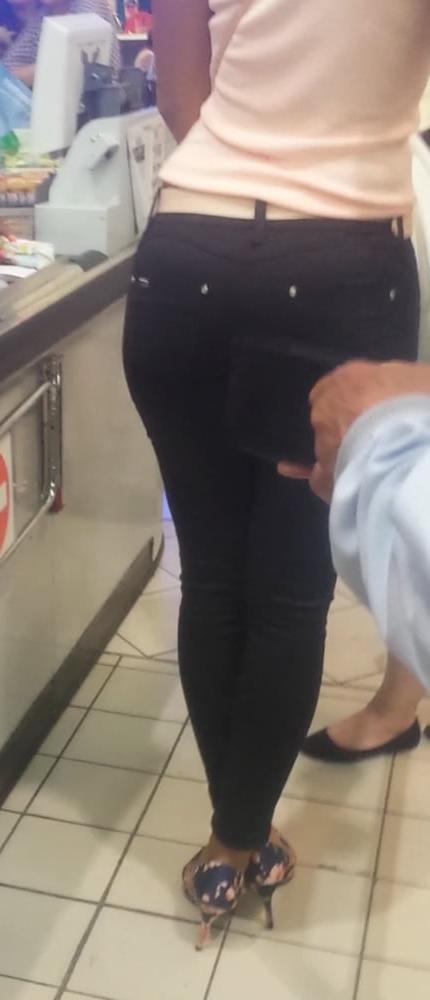 22P sexy tight ass in high heels so hot girls